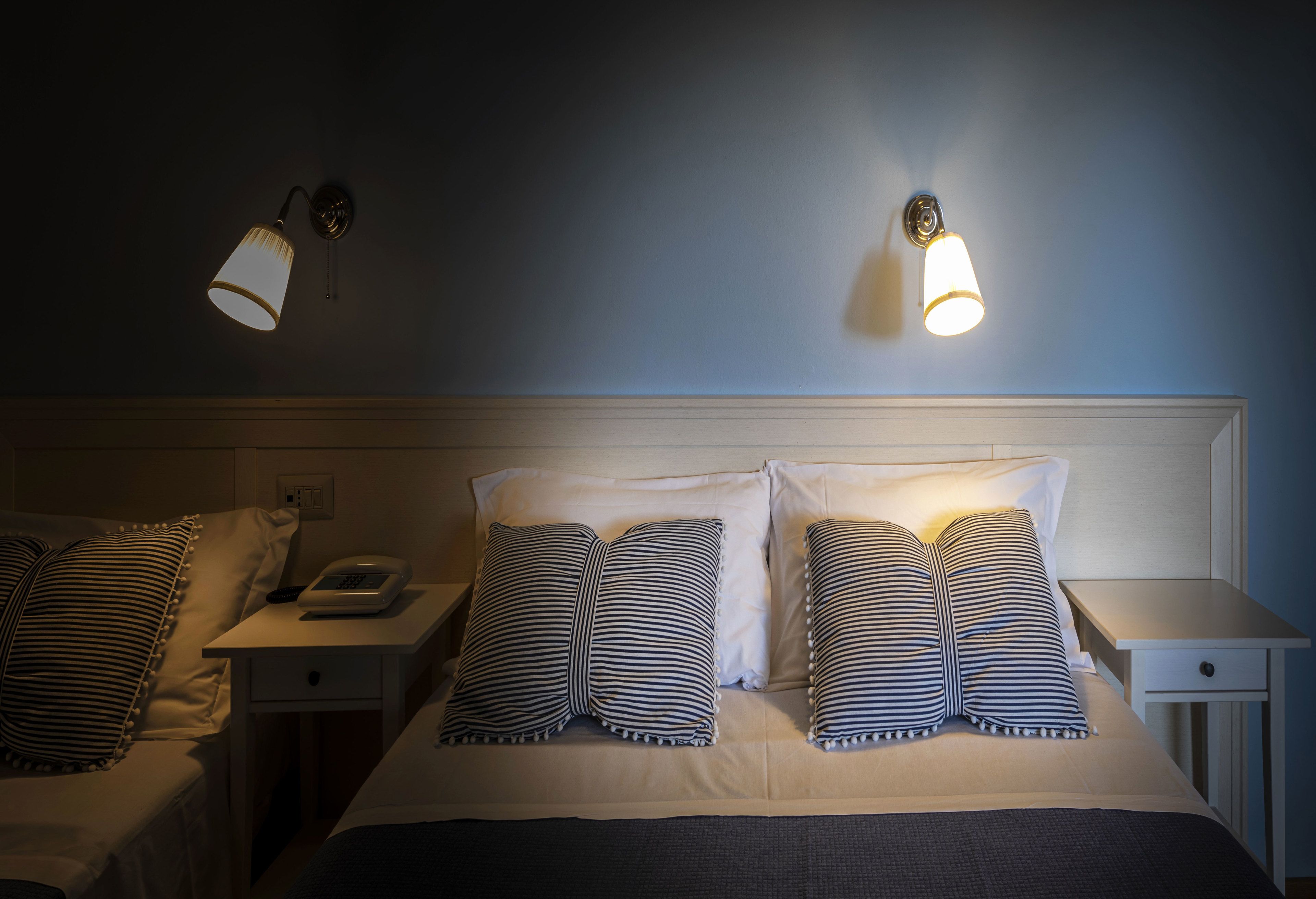 standard triple room | in-room safe, desk, free wifi, bed sheets