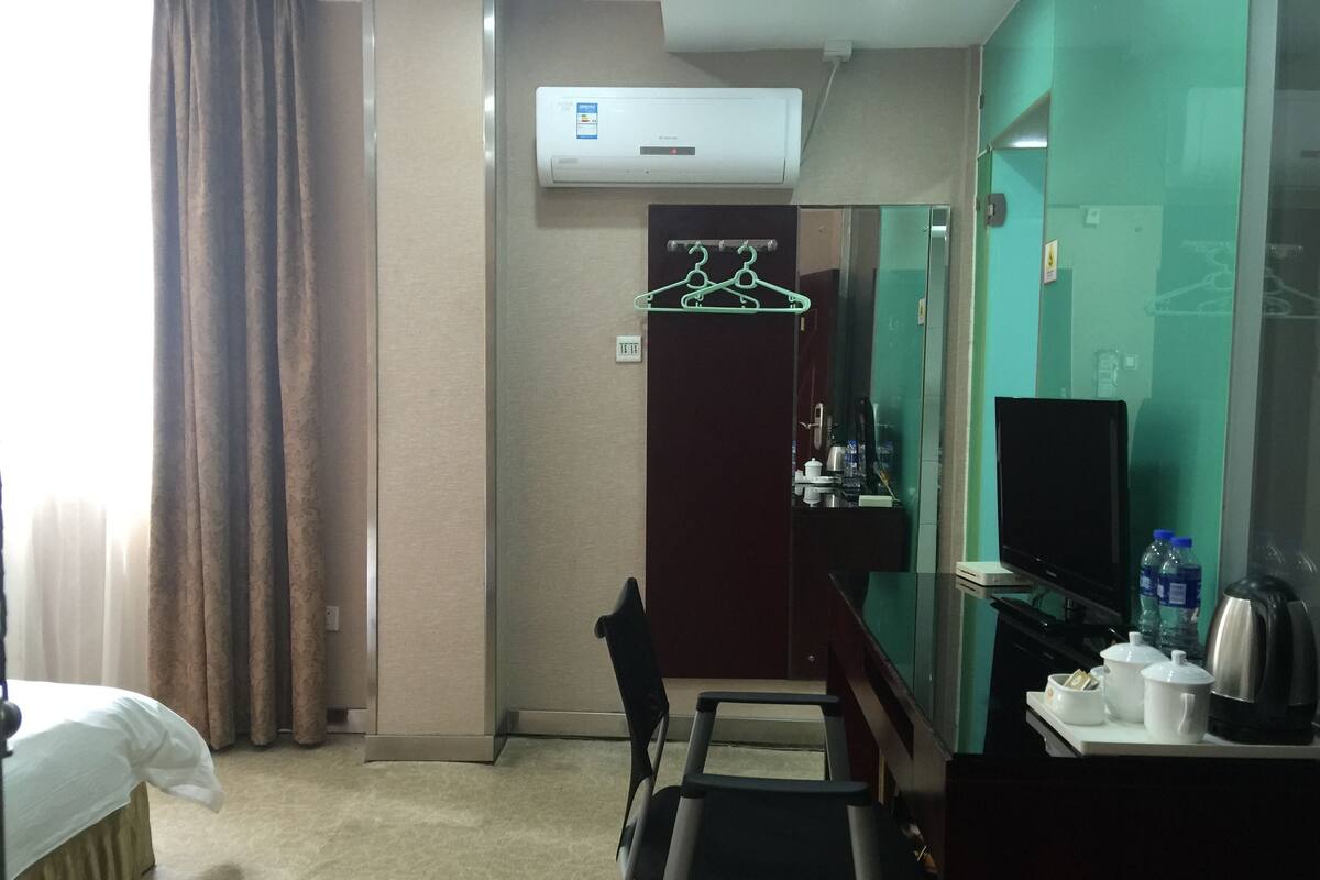 Deluxe Room, 1 King Bed