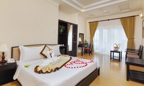 Villa, hageutsikt | Oppholdsområde | LCD-TV