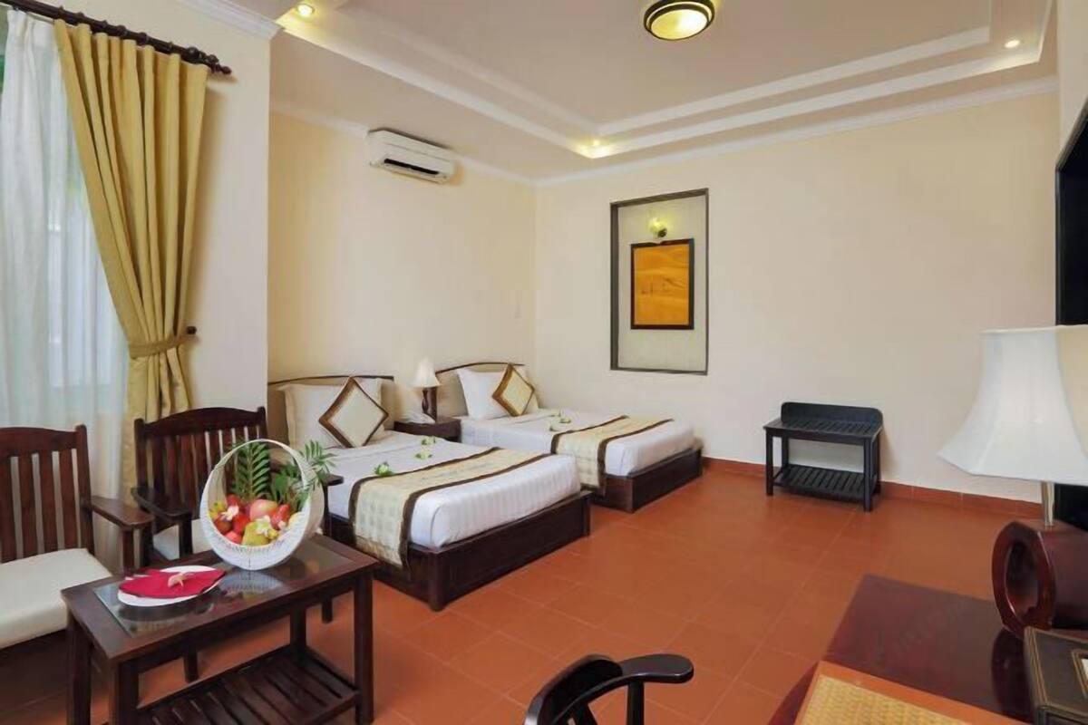 Minibar, in-room safe, desk, blackout curtains
