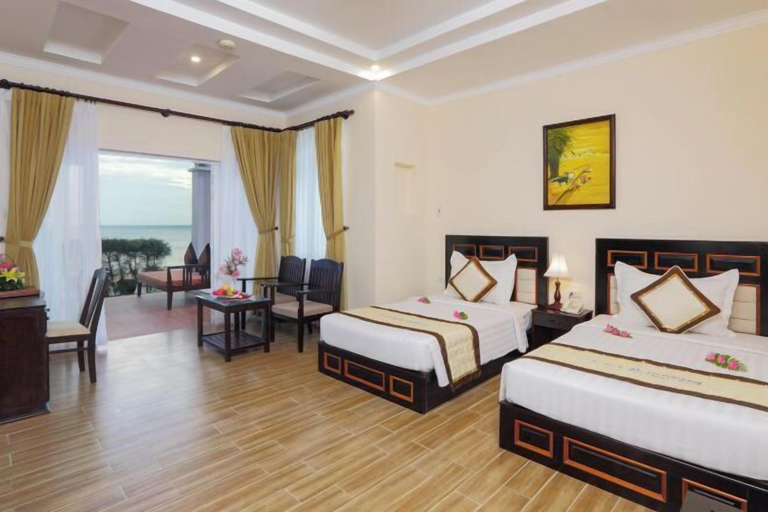 Minibar, in-room safe, desk, blackout drapes