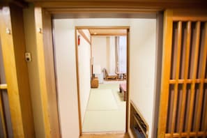 In-room safe, free WiFi, bed sheets
