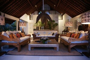 Villa, 2 Bedrooms (Oazia Aqua) | Living area