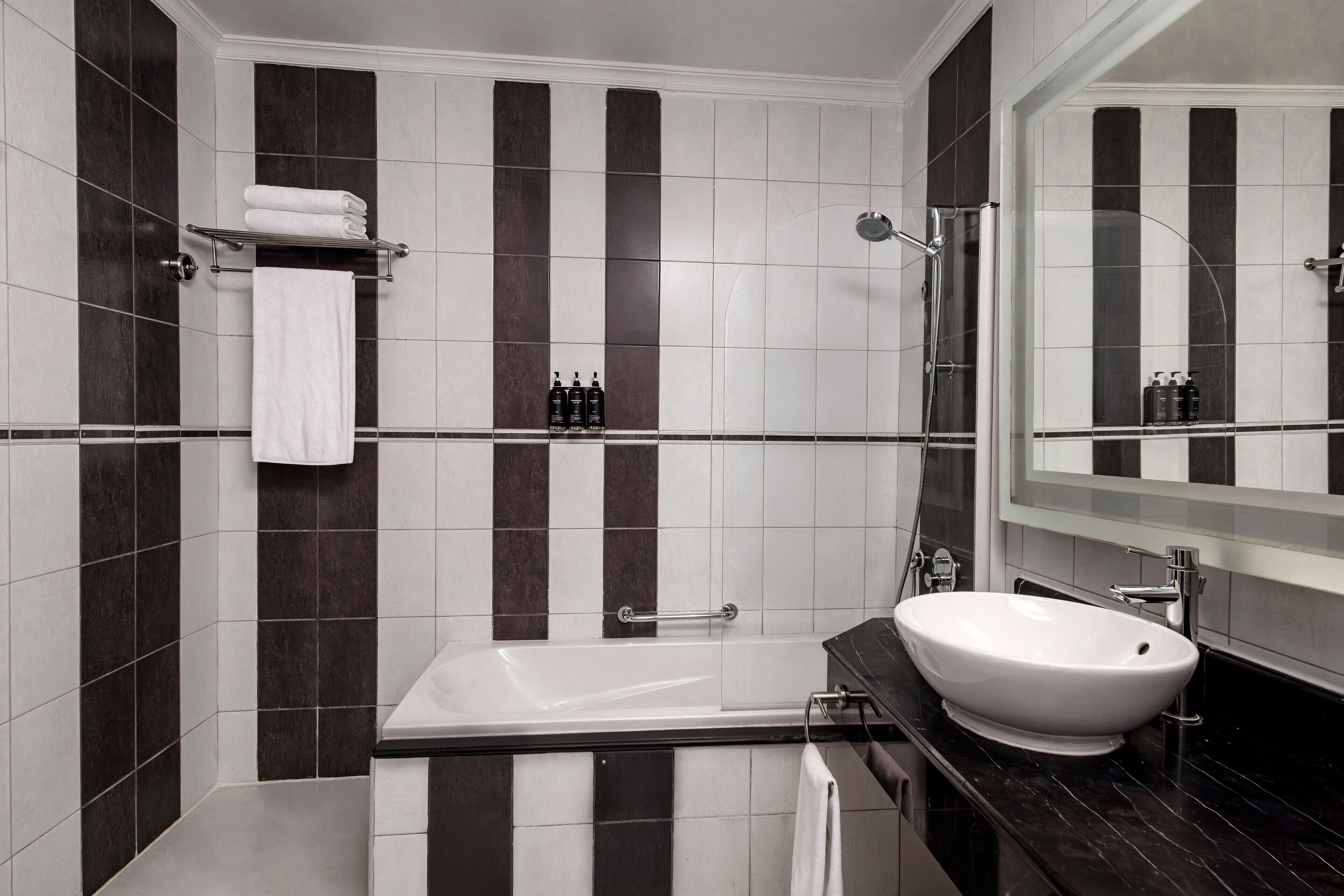 Photo - Central Hotel Doha by IHG