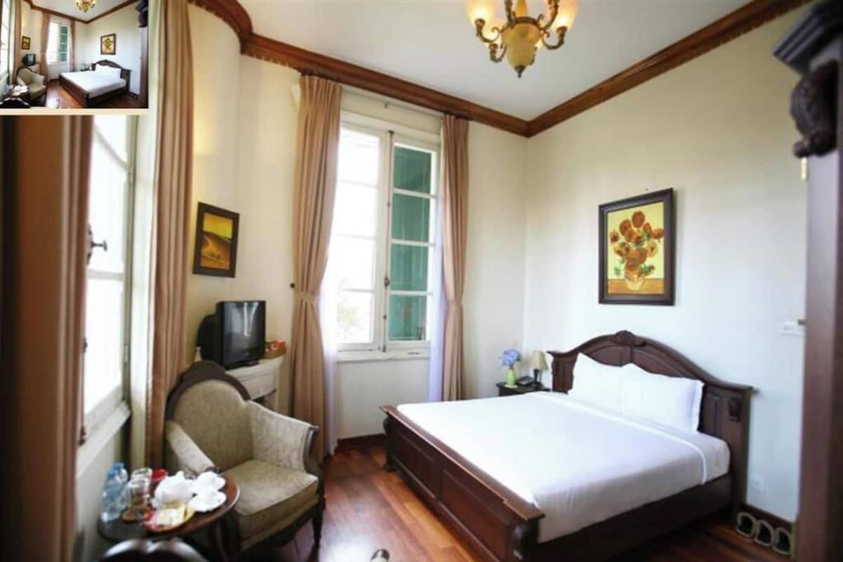 Minibar, in-room safe, desk, blackout drapes