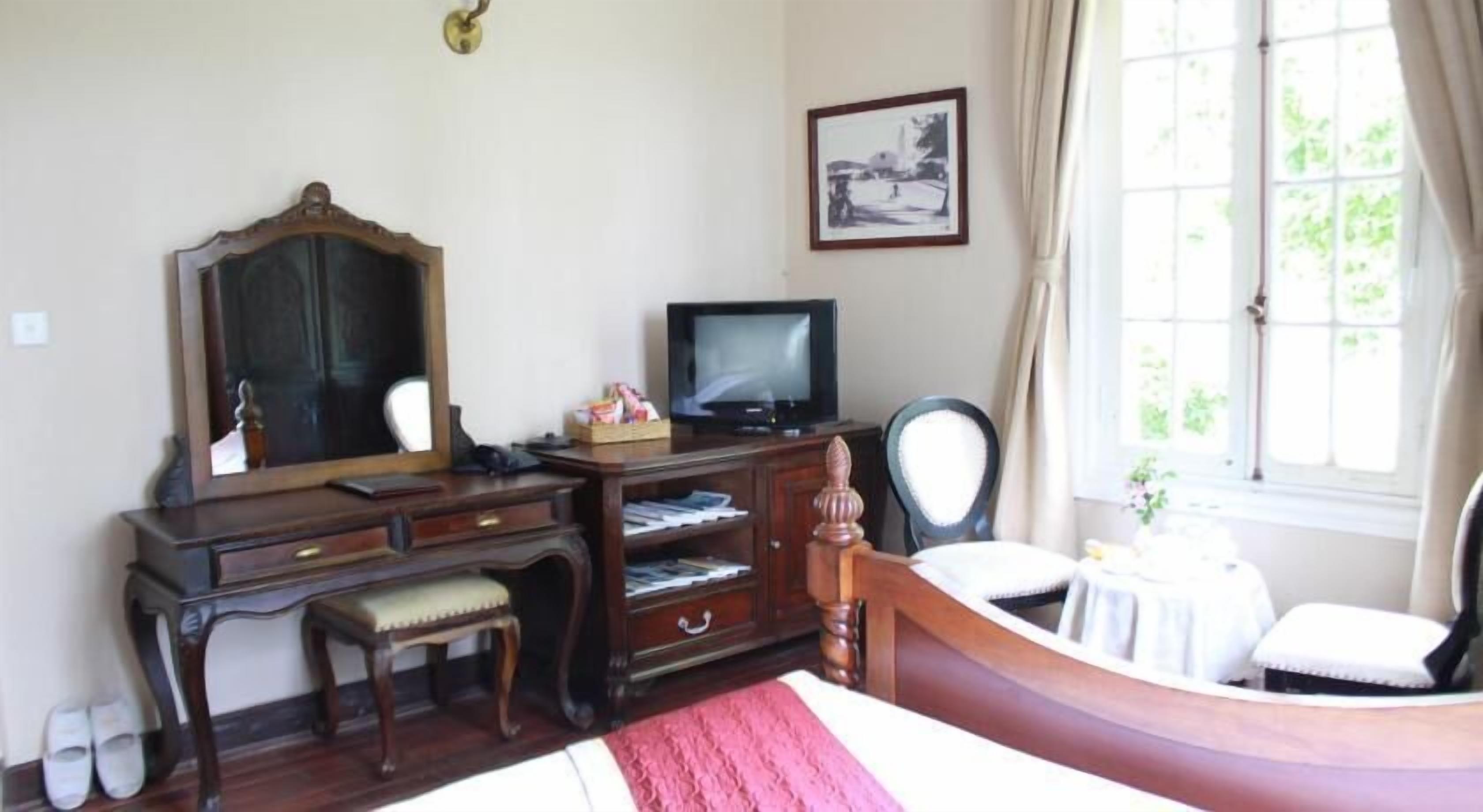 Minibar, in-room safe, desk, blackout drapes