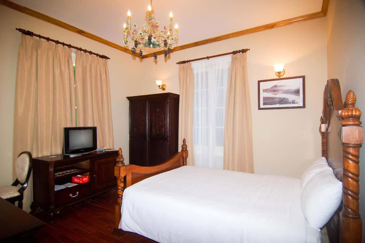 Chambre Deluxe | 1 chambre, minibar, coffres-forts dans les chambres, bureau