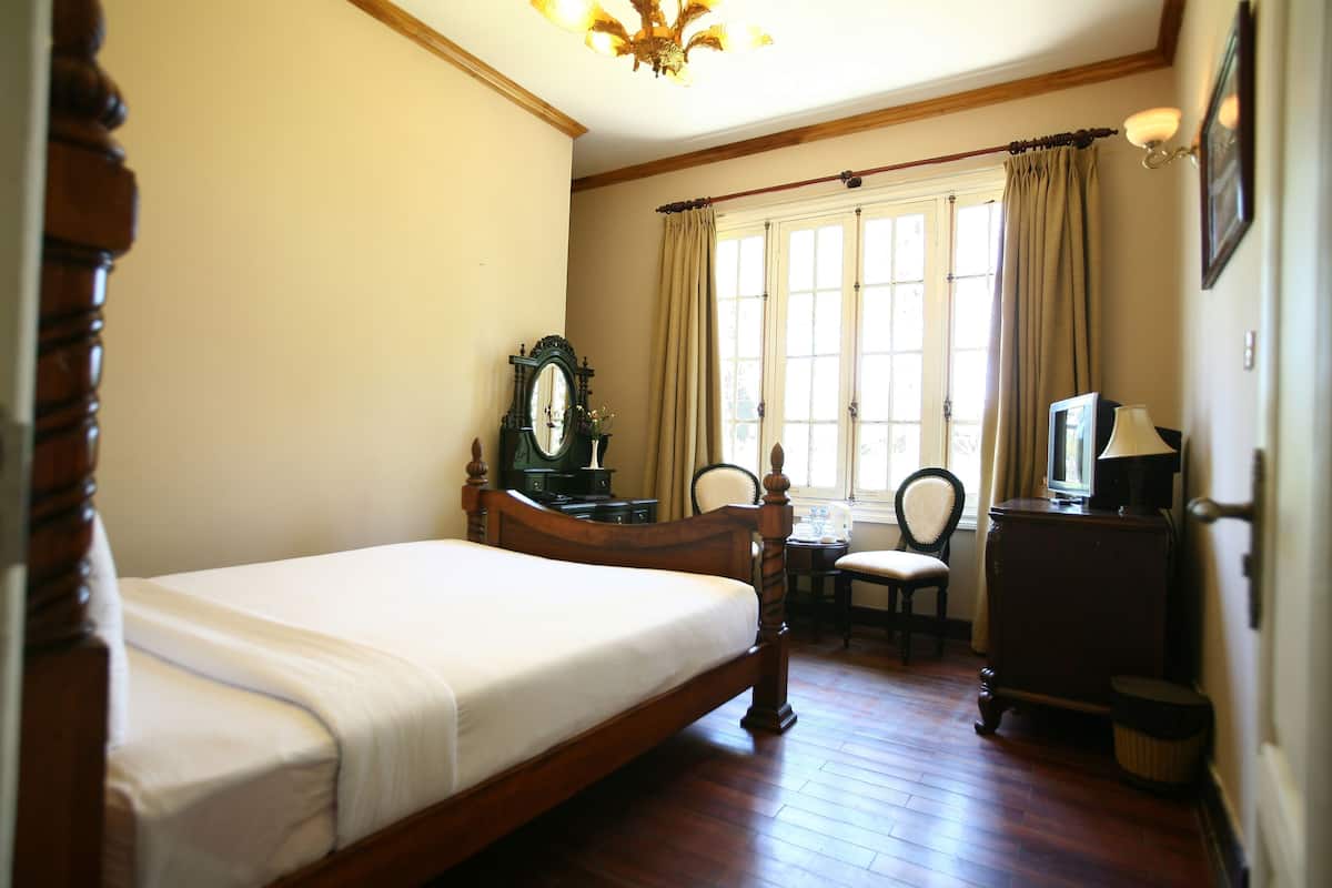 Minibar, in-room safe, desk, blackout drapes