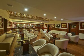 2 bars/lounges, swim-up bar, poolside bar - Hotel Desert Tulip (Jaisalmer)
