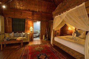 In-room safe, individually decorated, individually furnished, desk - Jabunami Villa (Canggu)