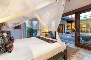 3 Bedroom Private Pool Villa Tomok | In-room safe, individually decorated, individually furnished, desk