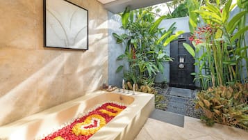 3 Bedroom Private Pool Villa Tomok | Bathroom | Separate bathtub and shower, rainfall showerhead, free toiletries
