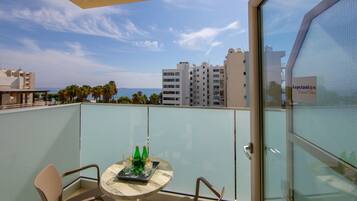 Quang cảnh ban công