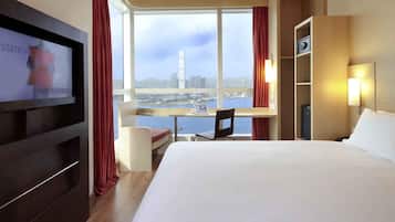 Coffre-fort, bureau, espace de travail pour ordinateurs portables