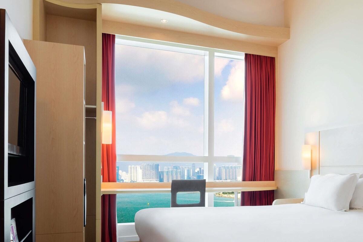 Standard Room, 1 Queen Bed, Harbour View