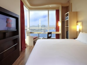 Superior Room, 1 Queen Bed, Harbor View | In-room safe, desk, laptop workspace, blackout drapes