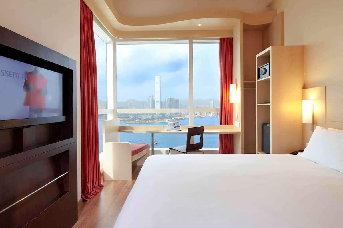 1 bedroom, in-room safe, desk, laptop workspace