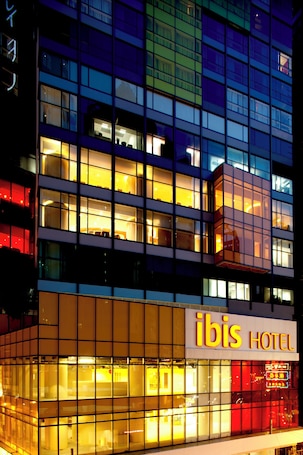 Exterior. ibis Hong Kong Central And Sheung Wan