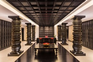 Couples treatment room(s), hot tub, steam room, body treatments