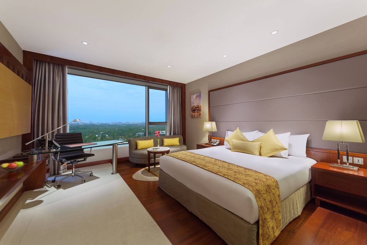 Premium bedding, minibar, in-room safe, desk
