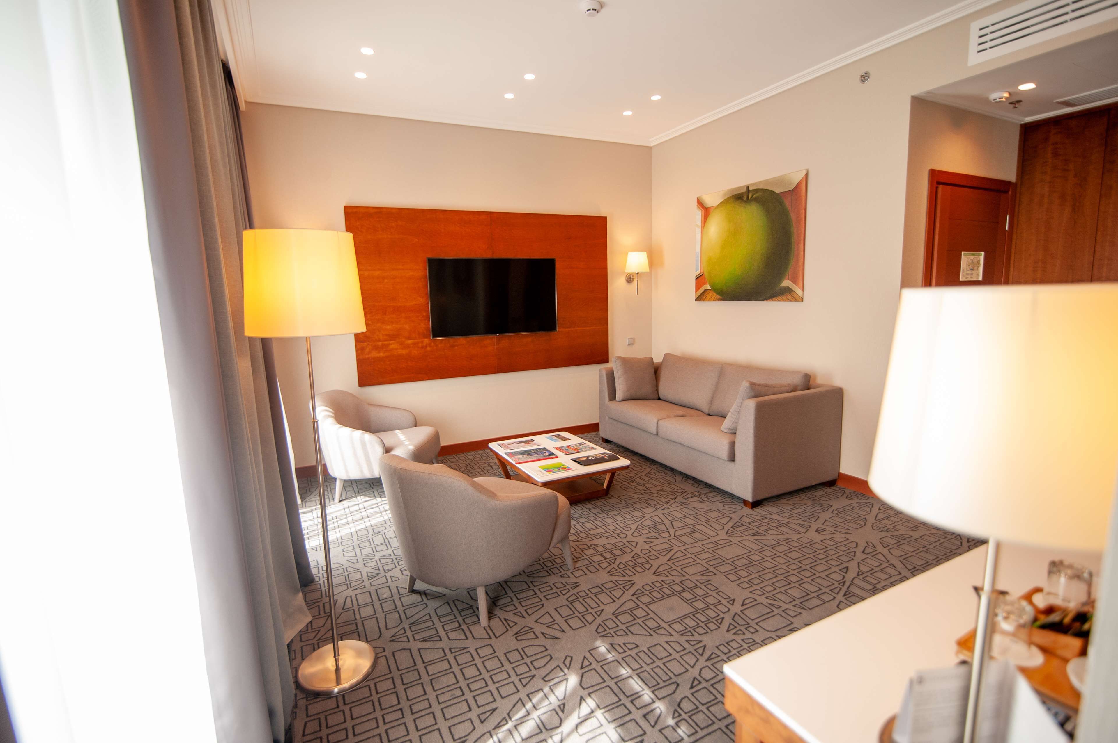 Minibar, in-room safe, individually furnished, desk