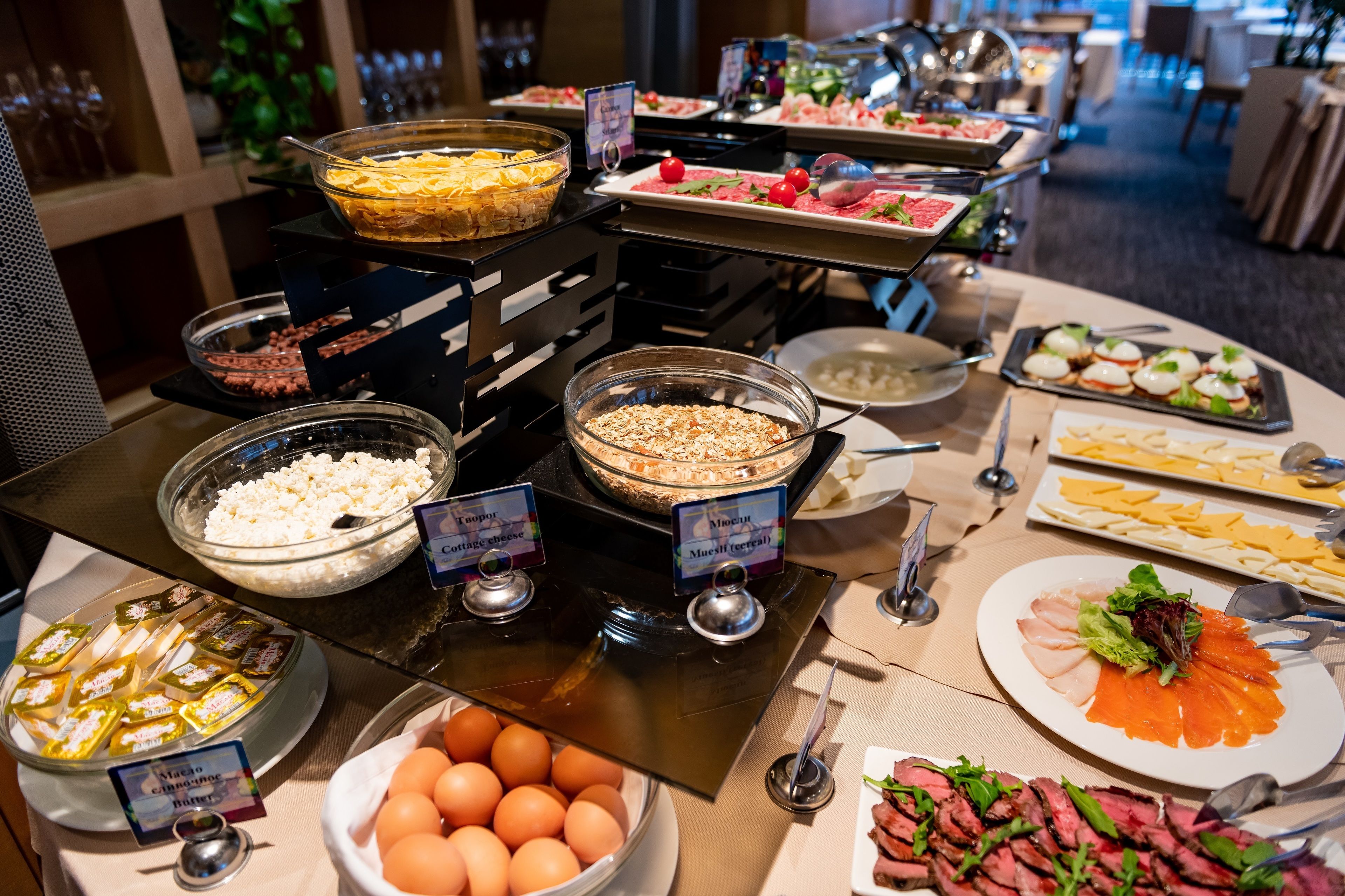 Daily buffet breakfast (UAH 850 per person)