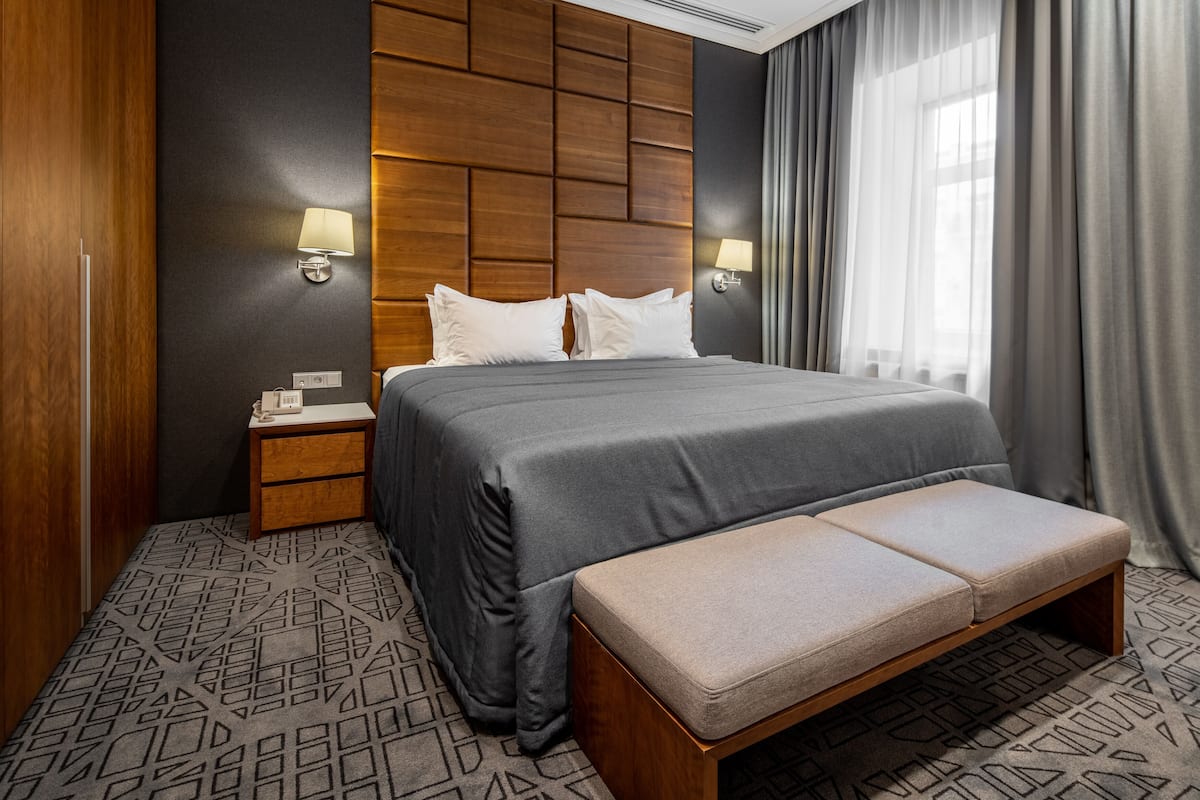 Family Room | 1 bedroom, minibar, in-room safe, individually furnished