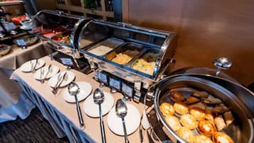 Daily buffet breakfast (UAH 850 per person)