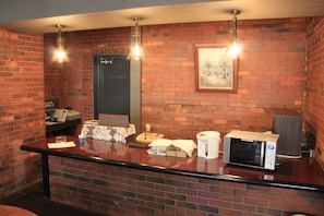 Bar-salon dans le hall