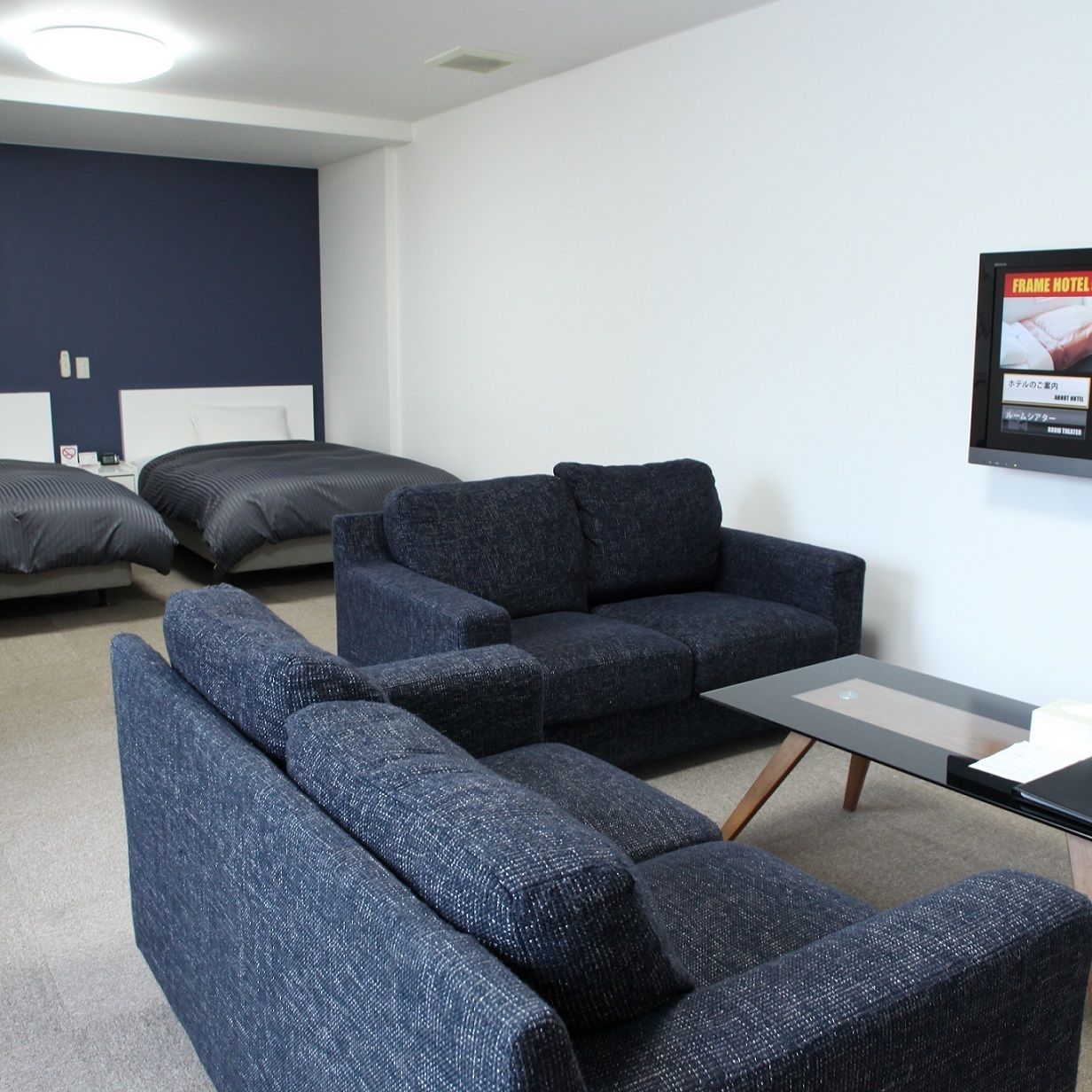 deluxe twin room, 1 bedroom, non smoking | down duvets, individually decorated, desk, blackout curtains