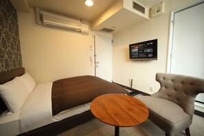 Down comforters, individually decorated, desk, blackout drapes - Frame Hotel Sapporo (Sapporo)
