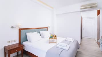 Deluxe Double Room, City View | Soundproofing, free WiFi, bed sheets