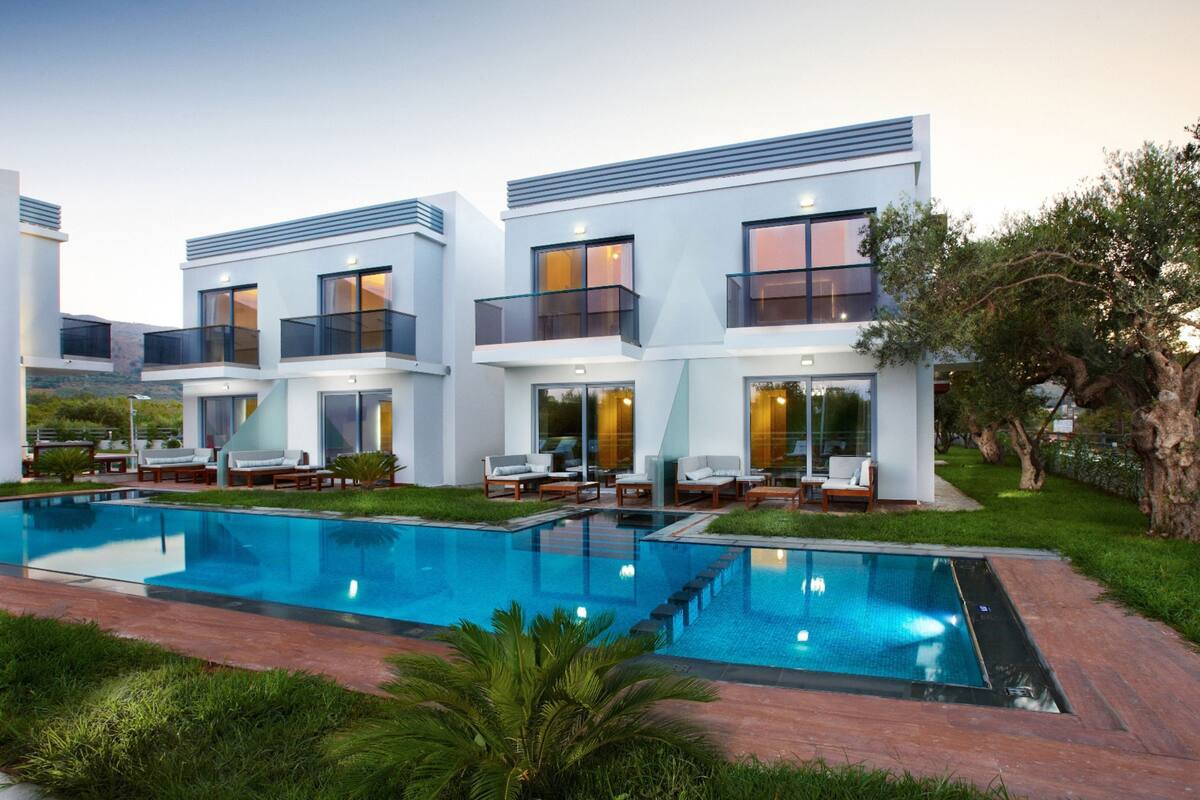 Villa with Sharing Pool | 房內夾萬、遮光窗簾/窗簾、隔音、免費 Wi-Fi