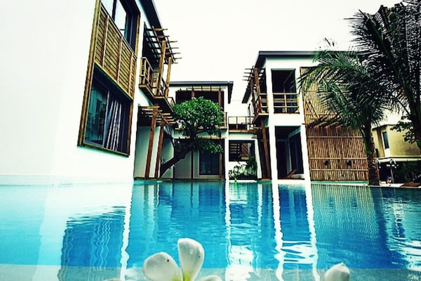 Outdoor pool, sun loungers