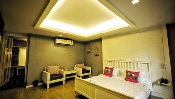 Desk, free WiFi, bed sheets