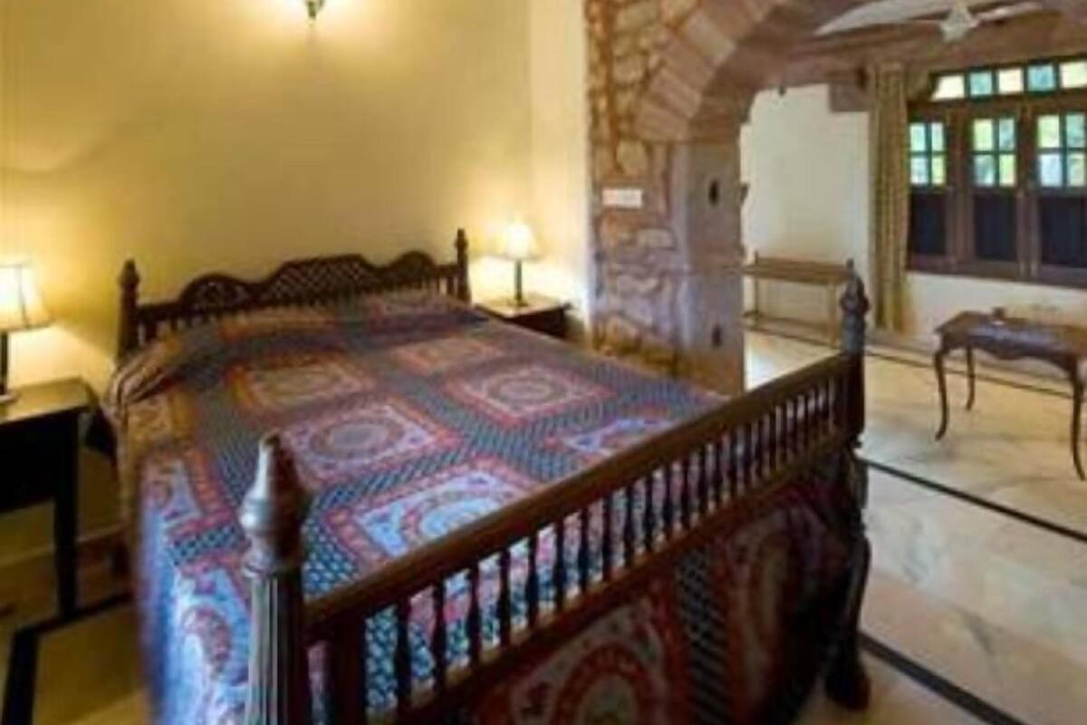 individually decorated, individually furnished, free wifi, bed sheets