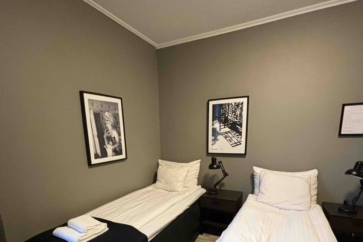 Ropa de cama de alta calidad y camas con pillow-top