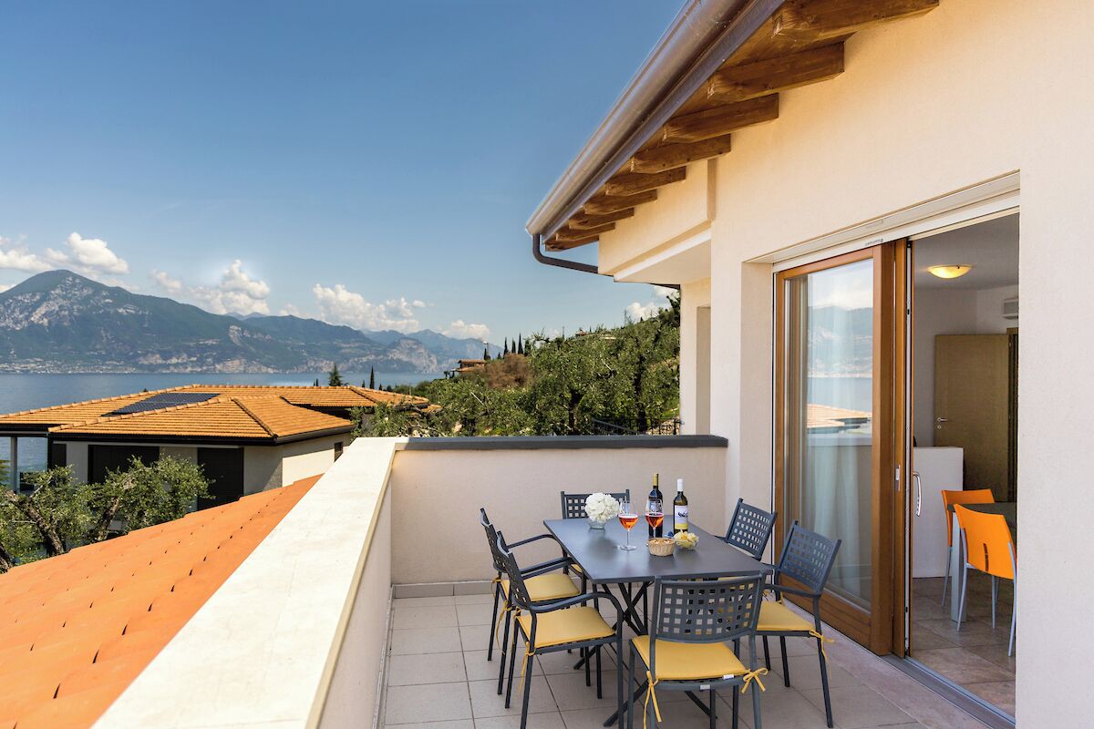 superior condo | 3 bedrooms, memory-foam beds, in-room safe, soundproofing