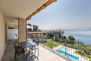 Comfort Apartment | Memory-foam beds, in-room safe, soundproofing, free WiFi - Residence La Corte Danese (Torri del Benaco)