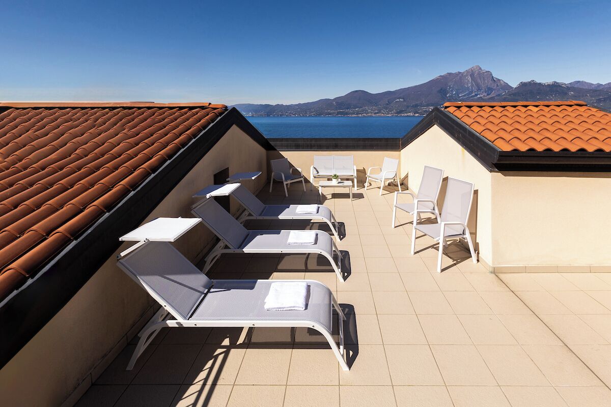 superior condo | terrace/patio