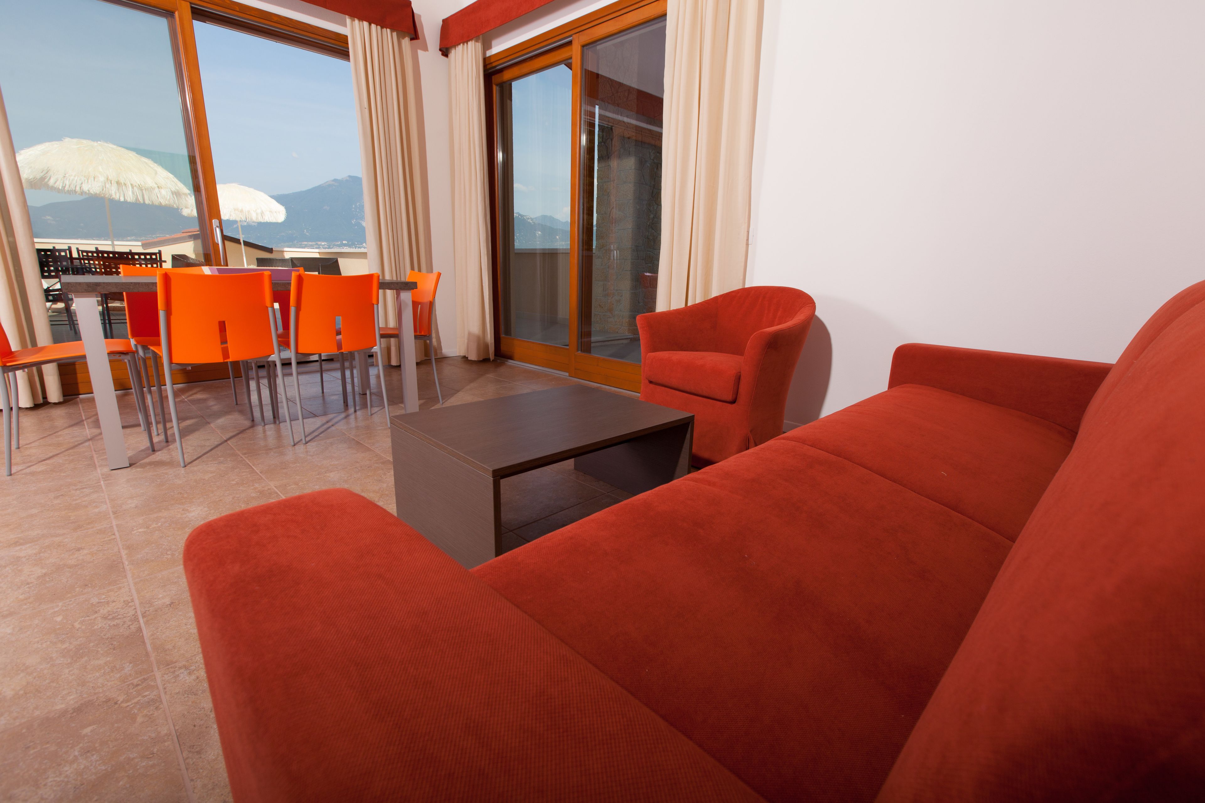 32-inch lcd tv with satellite channels, tv