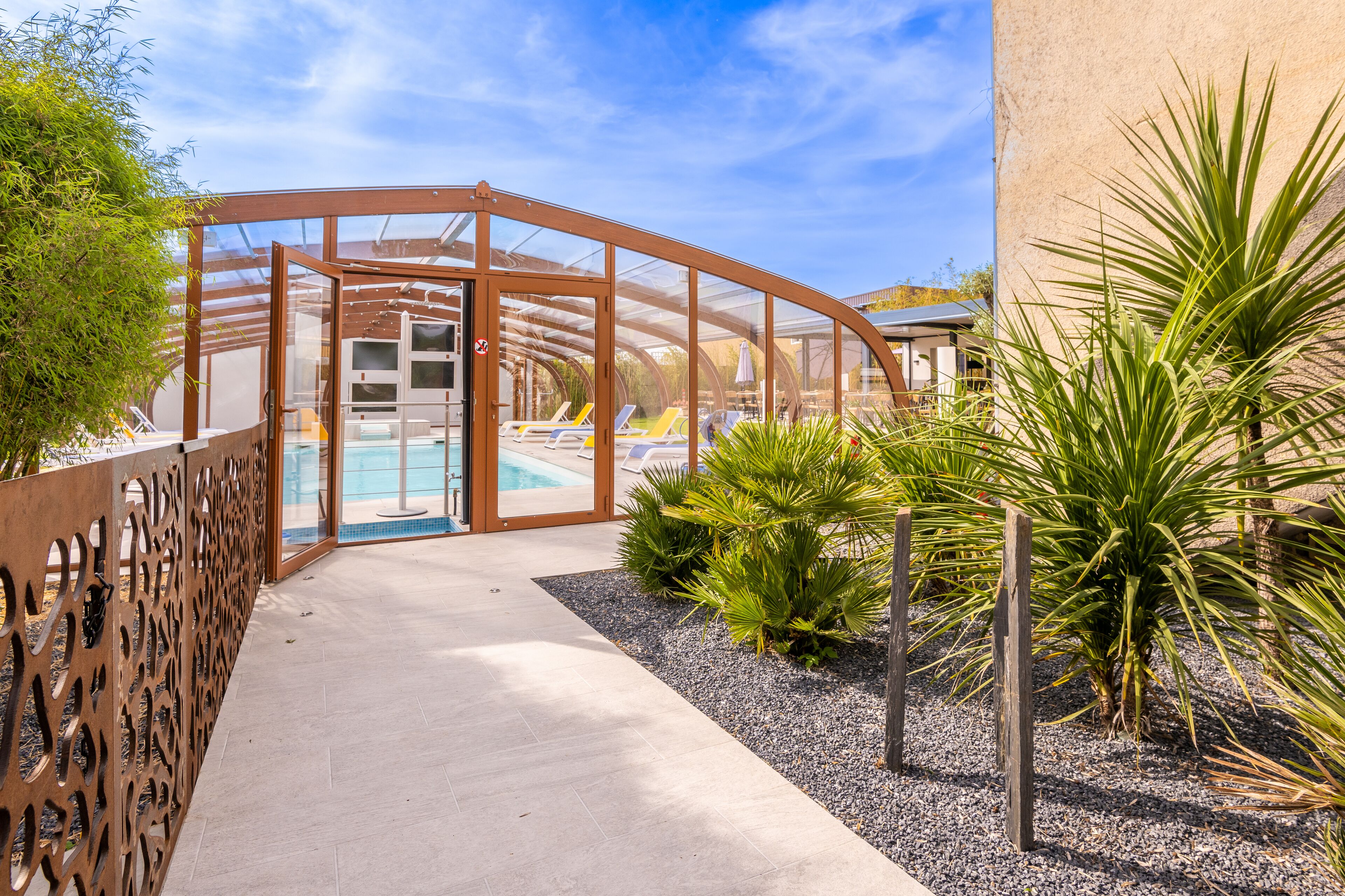 Indoor pool, outdoor pool