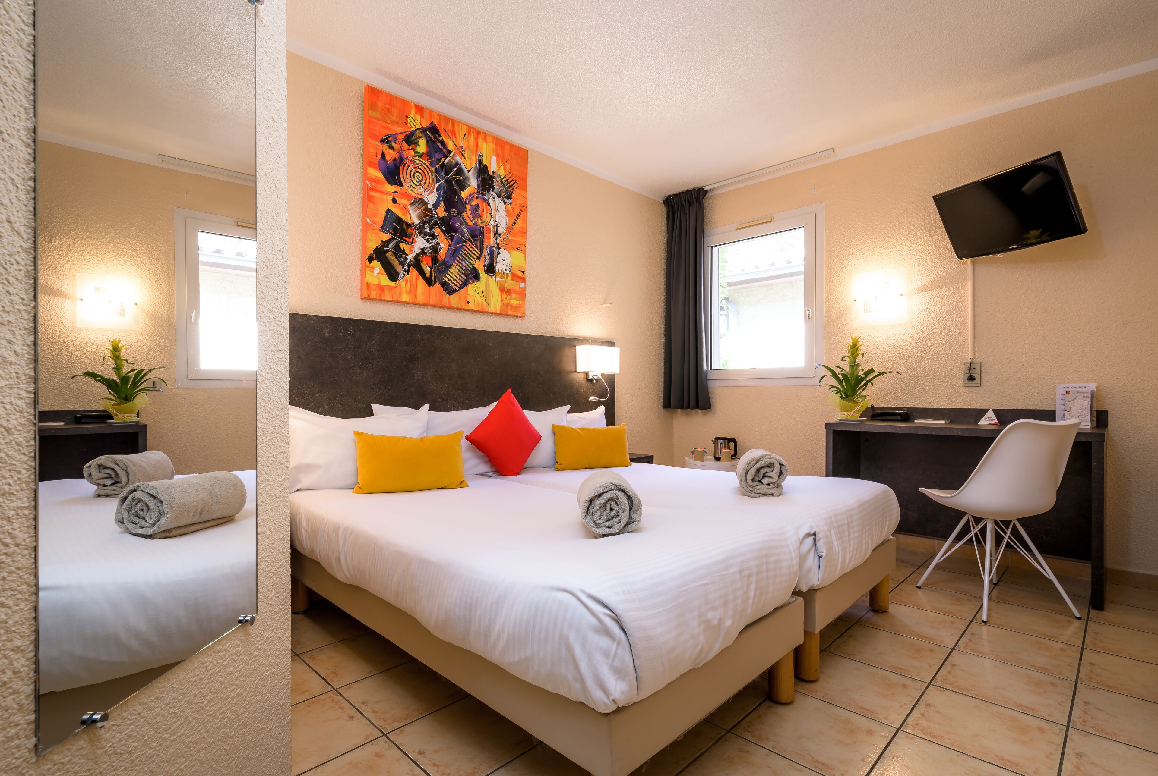 double room, accessible | premium bedding, minibar, desk, soundproofing