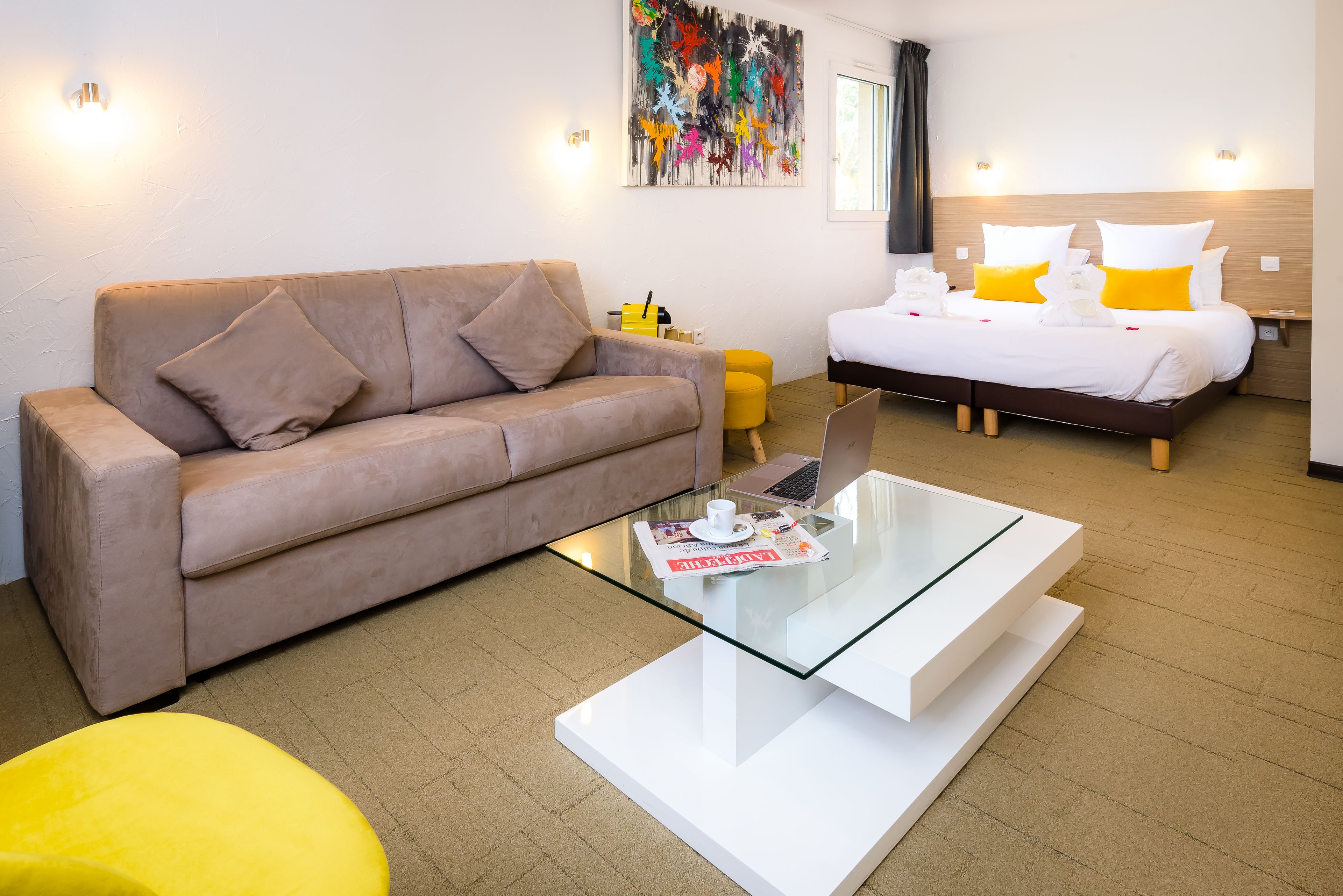 double room (privilège) | premium bedding, minibar, desk, soundproofing