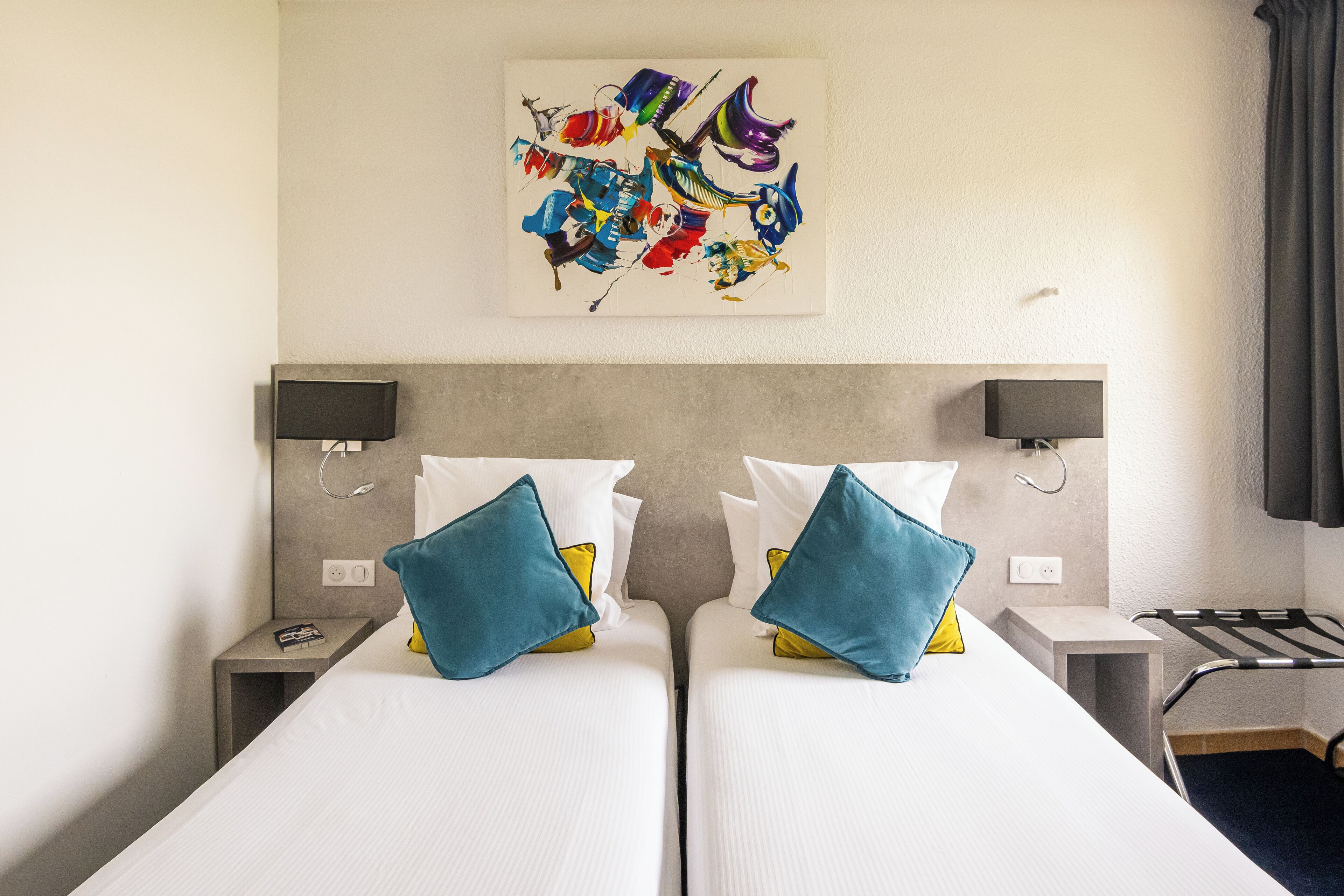 twin room | premium bedding, minibar, desk, soundproofing