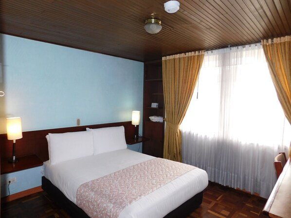 Habitación King 2 personas | In-room safe, free WiFi, bed sheets