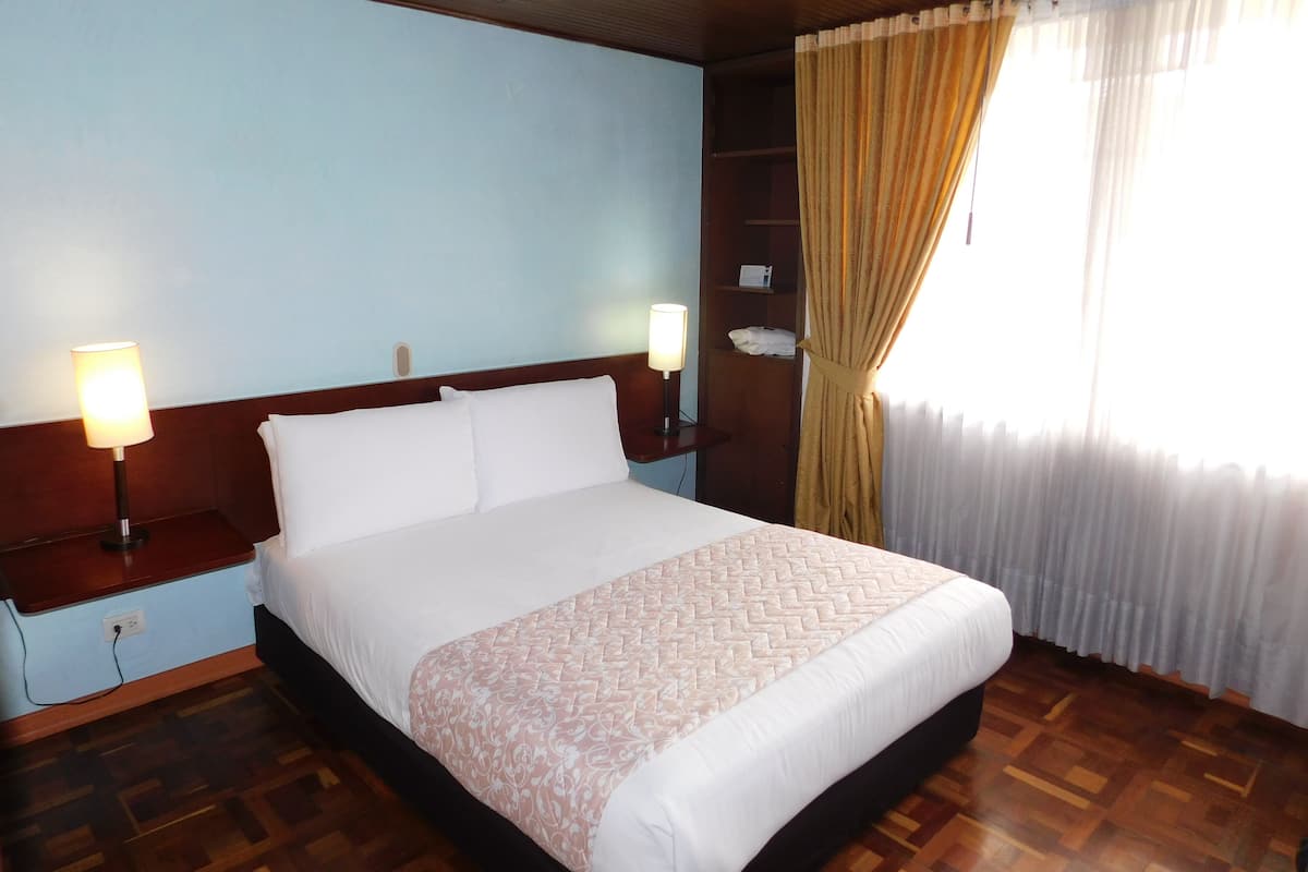 Habitación King 2 personas | Una cassaforte in camera, Wi-Fi gratuito, lenzuola
