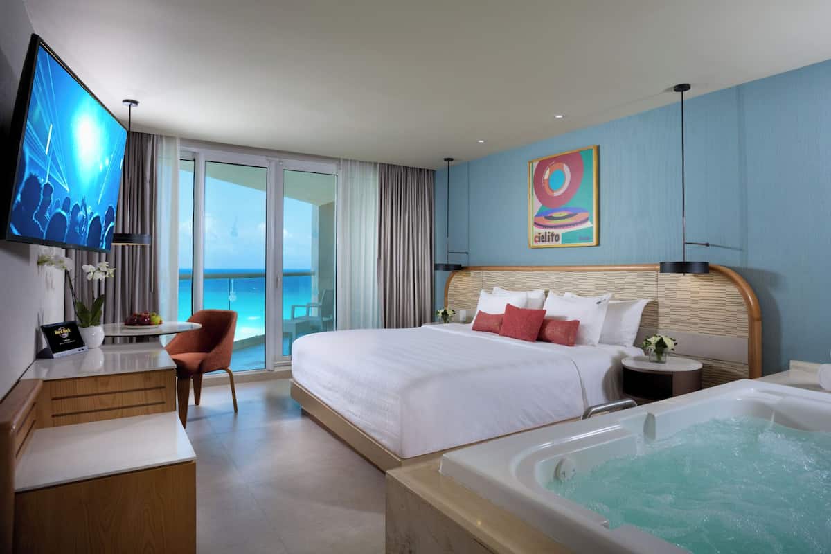 Premium bedding, down comforters, minibar (free items), in-room safe