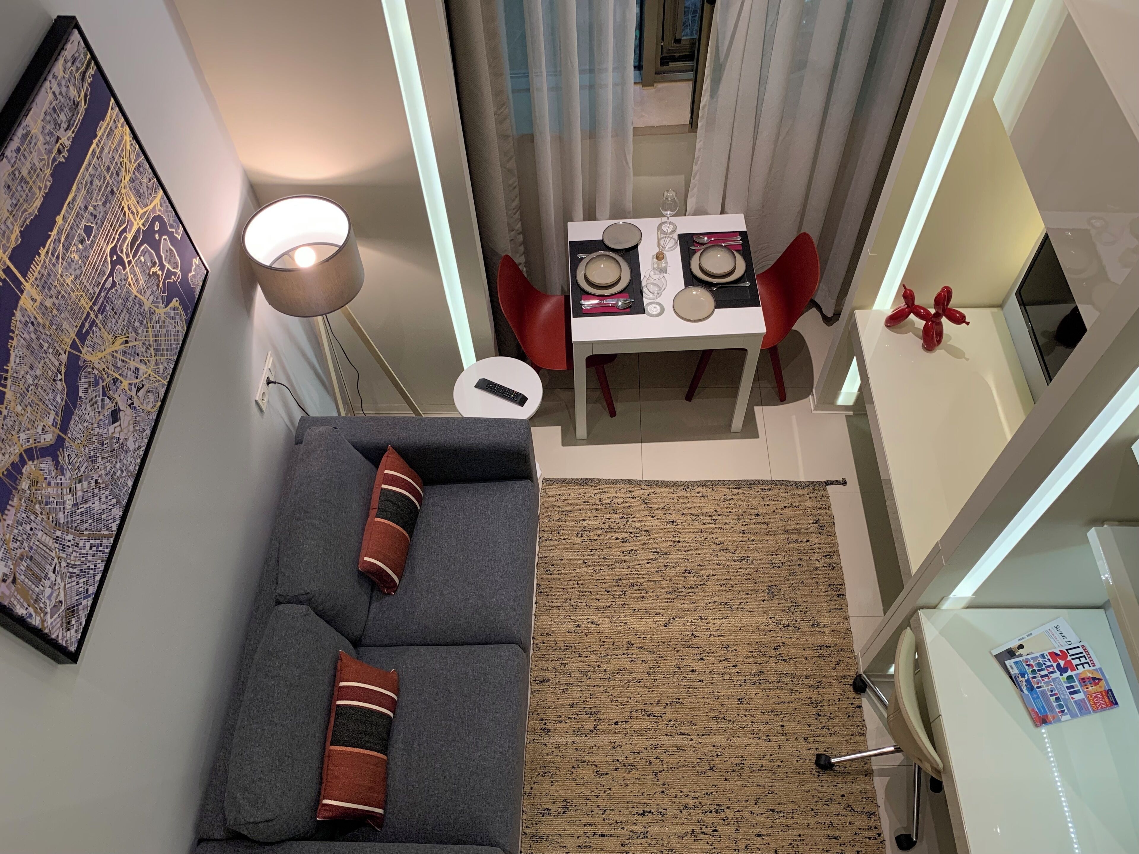 Premium bedding, in-room safe, desk, soundproofing