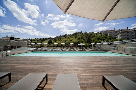 Piscina externa sazonal